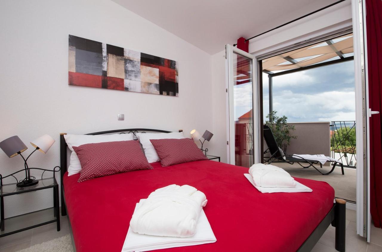 Villa Fides With Private Pool, Garden And Sea View Kaštel Novi Eksteriør bilde