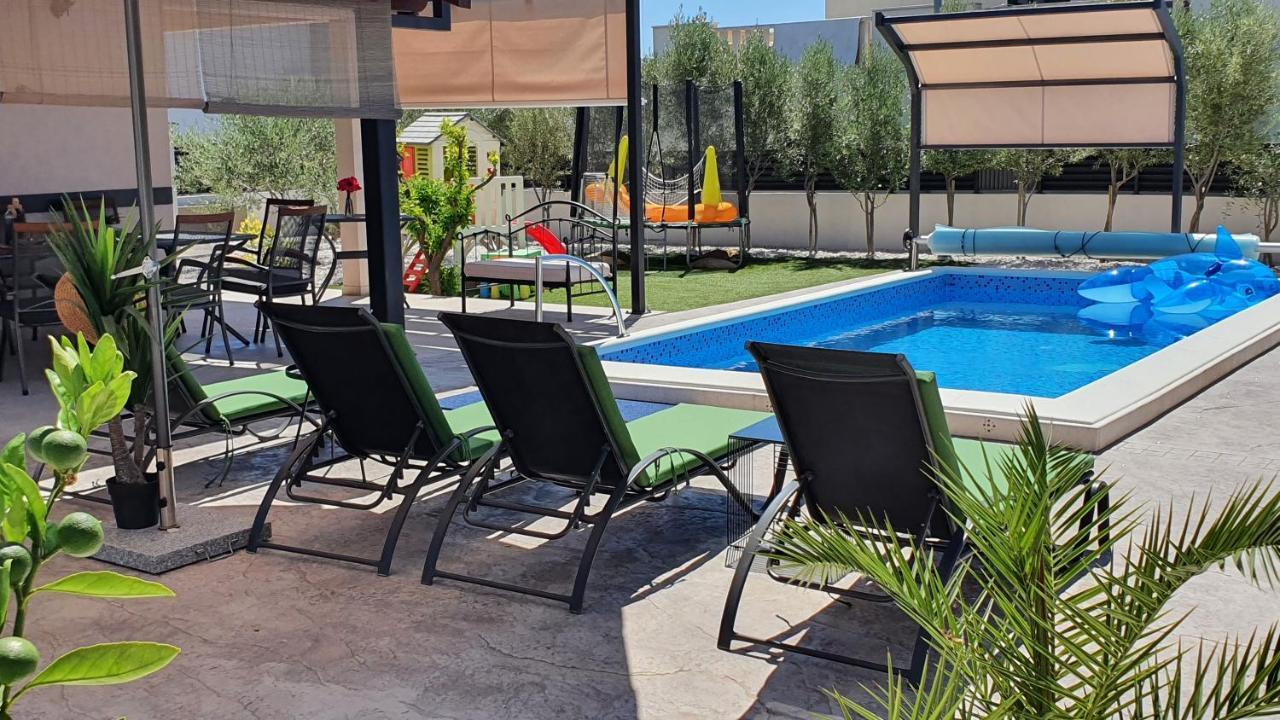 Villa Fides With Private Pool, Garden And Sea View Kaštel Novi Eksteriør bilde